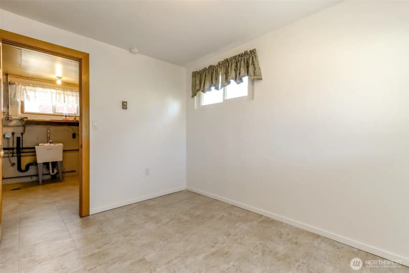 Property photo for 16016 12th Avenue Sw, Burien photo 20