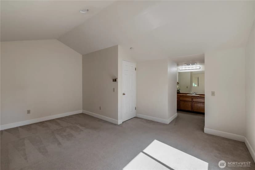 Property photo for 14119 Ne 78th Court, Redmond photo 19