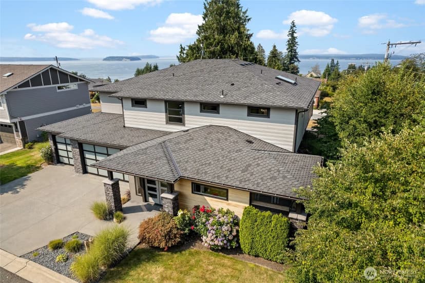 Property photo for 4620 Seahurst Avenue, Everett photo 3