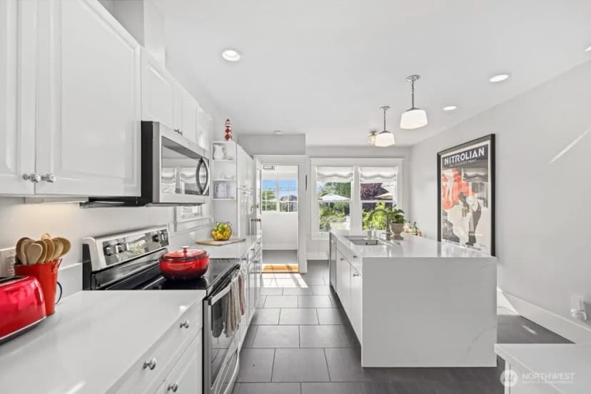 Property photo for 515 30th Avenue S, Seattle photo 16