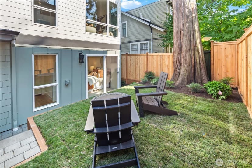 Property photo for 613 B 18th Avenue E, Seattle photo 18