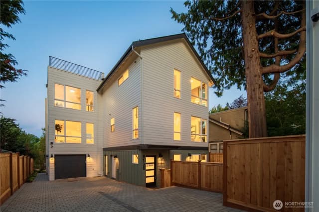 Property photo for 613 B 18th Avenue E, Seattle