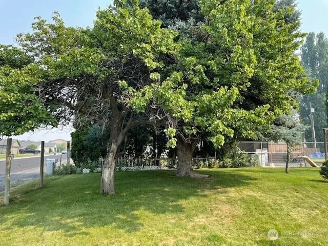 Property photo for 181 Montmorency Boulevard E, Quincy photo 3