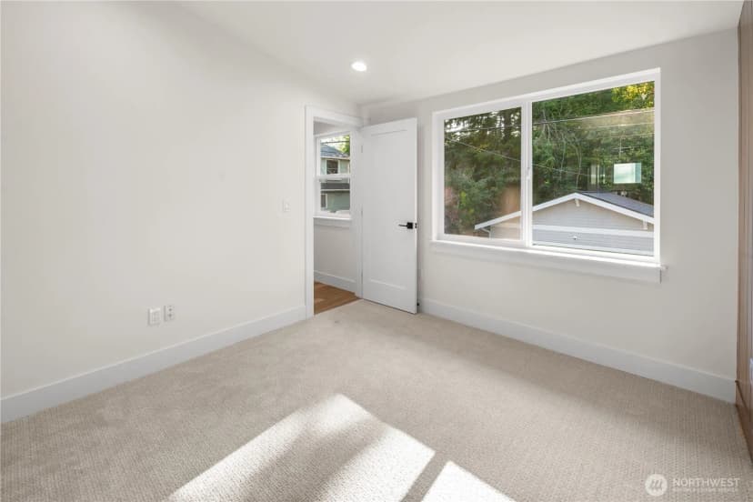 Property photo for 615 18th Avenue E, Seattle photo 19