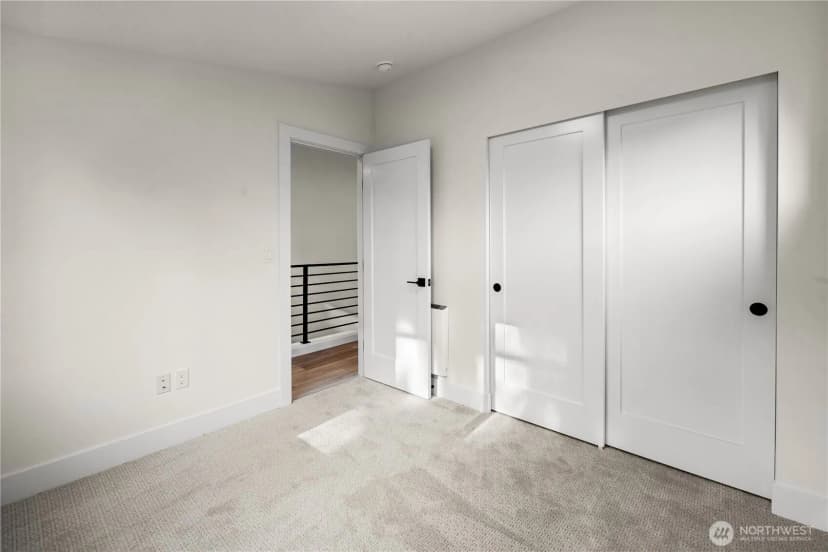 Property photo for 615 18th Avenue E, Seattle photo 18