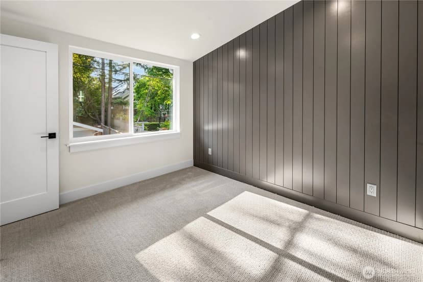 Property photo for 615 18th Avenue E, Seattle photo 9