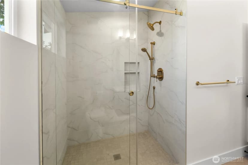 Property photo for 615 18th Avenue E, Seattle photo 13