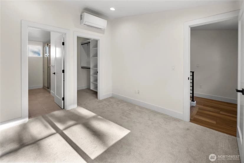 Property photo for 615 18th Avenue E, Seattle photo 12