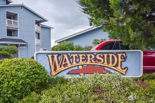 Property photo for 651 Se Bayshore Drive #b201, Oak Harbor photo 2