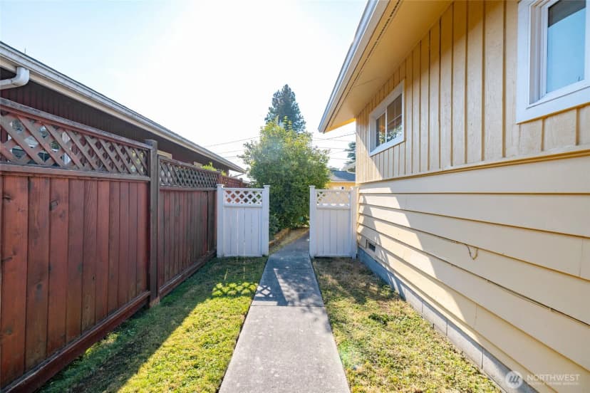 Property photo for 2615 Lincoln Street, Bellingham photo 32