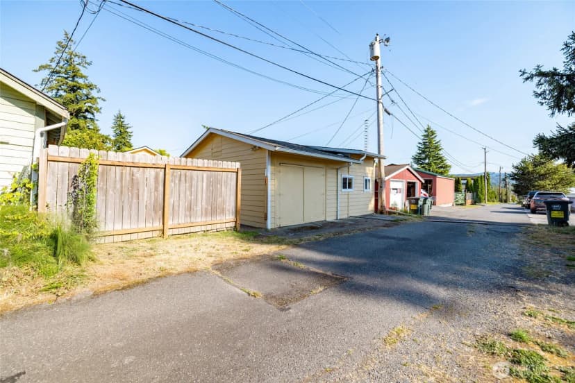Property photo for 2615 Lincoln Street, Bellingham photo 36