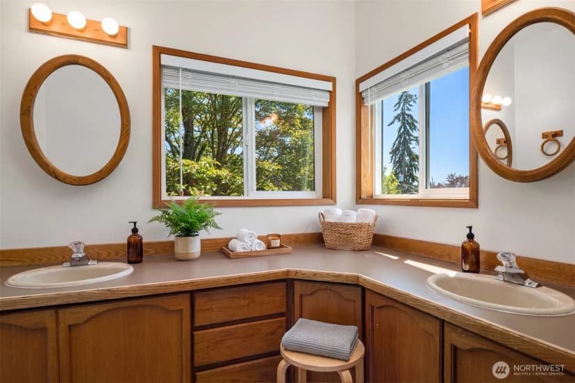 Property photo for 8815 18th Avenue Sw, Seattle photo 13