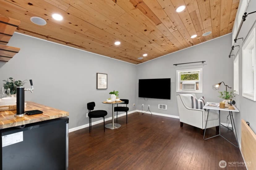 Property photo for 10913 Ne 48th Street, Kirkland photo 25
