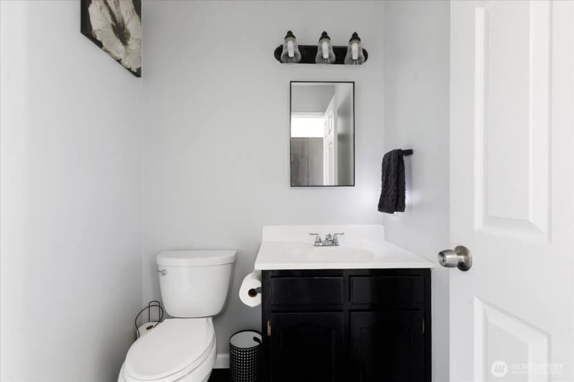 Property photo for 1836 Sw Putnam Drive, Oak Harbor photo 18