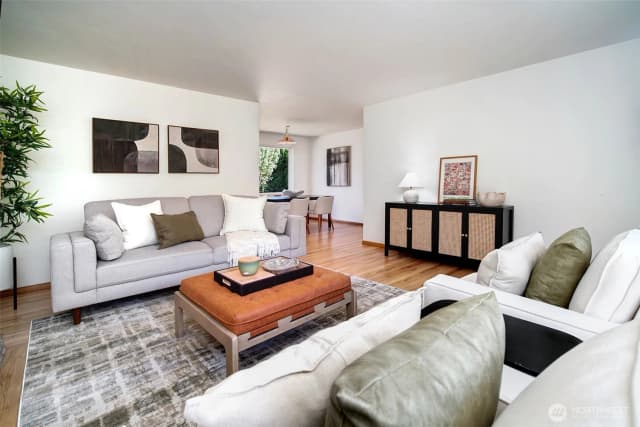 Property photo for 1924 Ne 130th Place, Seattle photo 5