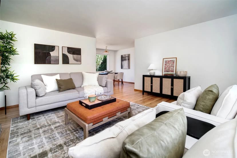 Property photo for 1924 Ne 130th Place, Seattle photo 5
