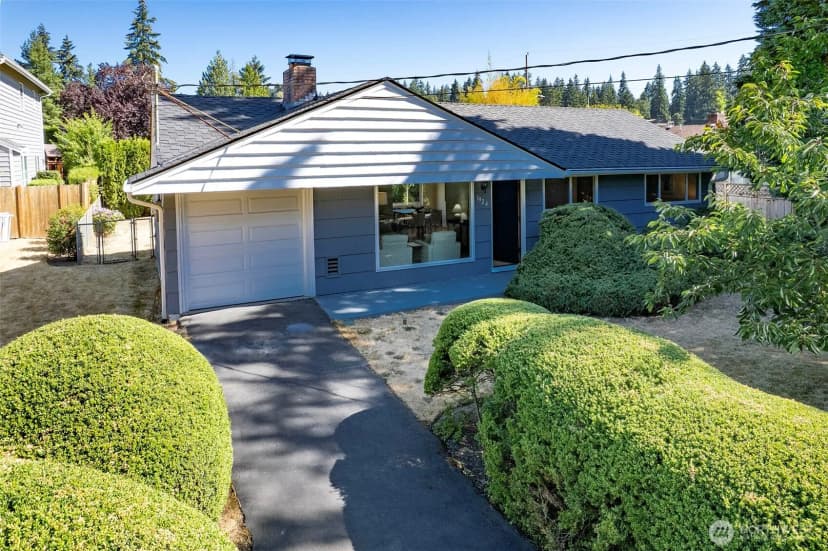 Property photo for 1924 Ne 130th Place, Seattle