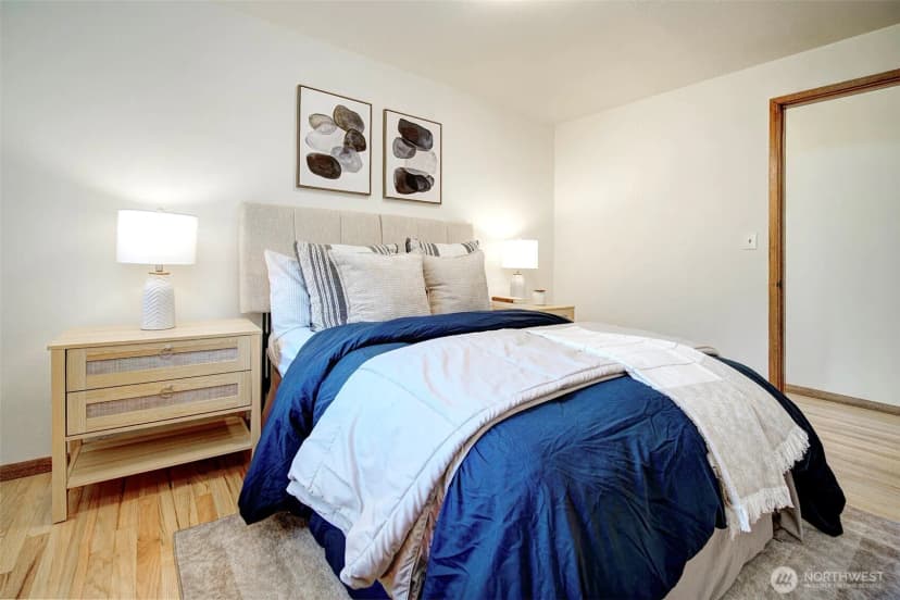Property photo for 1924 Ne 130th Place, Seattle photo 13