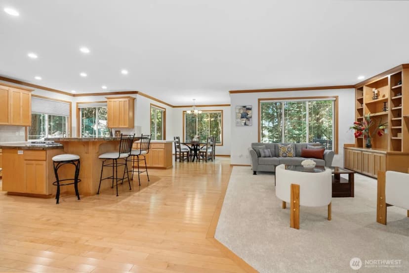 Property photo for 11612 Ne 107th Lane, Kirkland photo 7