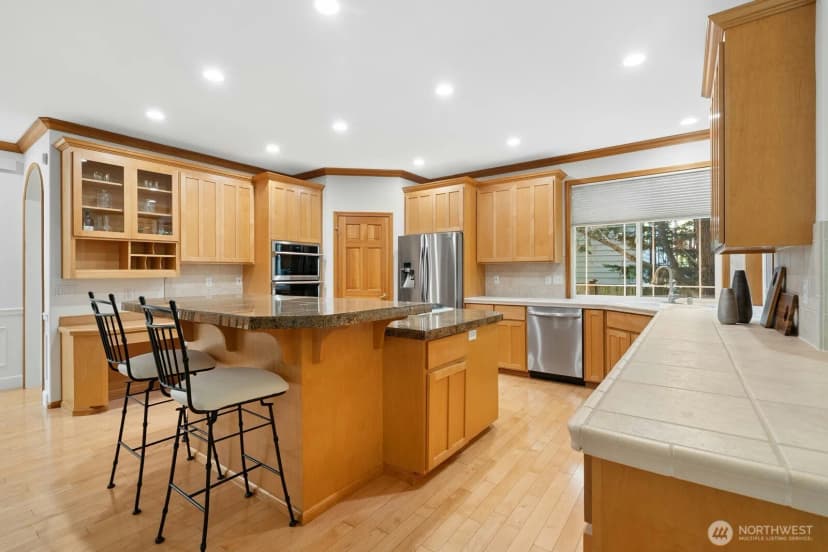 Property photo for 11612 Ne 107th Lane, Kirkland photo 12