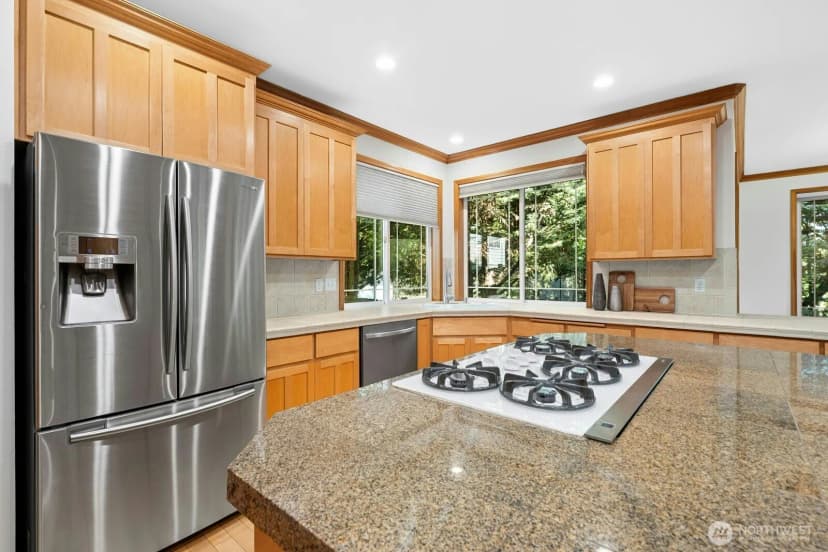 Property photo for 11612 Ne 107th Lane, Kirkland photo 13