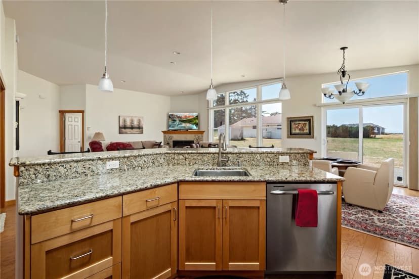 Property photo for 645 Monterey Avenue, Coupeville photo 18