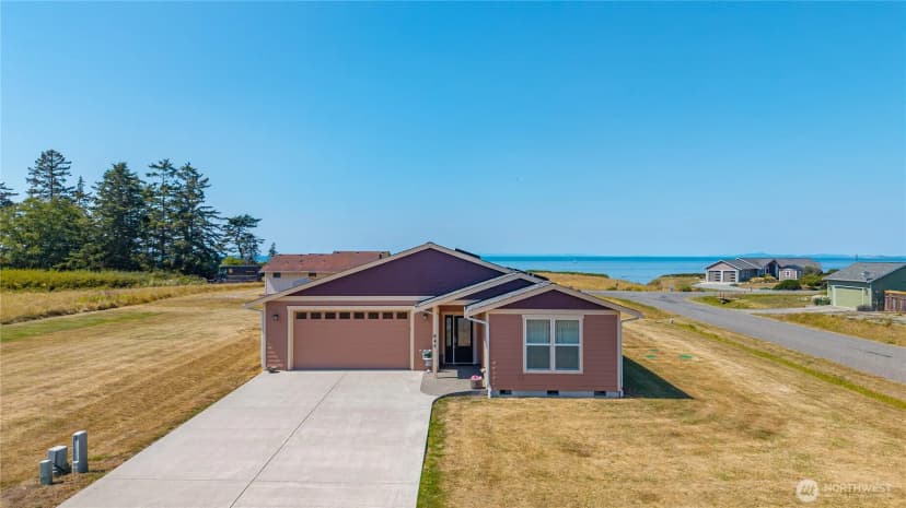 Property photo for 645 Monterey Avenue, Coupeville photo 2