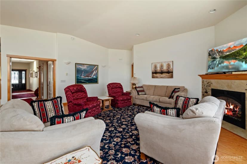 Property photo for 645 Monterey Avenue, Coupeville photo 6