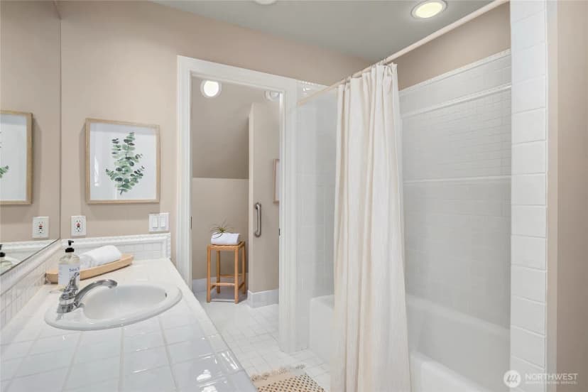 Property photo for 8916 Ferncliff Avenue Ne, Bainbridge Island photo 31