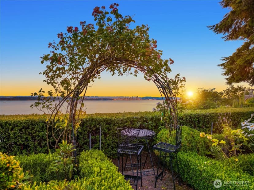 Property photo for 8916 Ferncliff Avenue Ne, Bainbridge Island photo 4