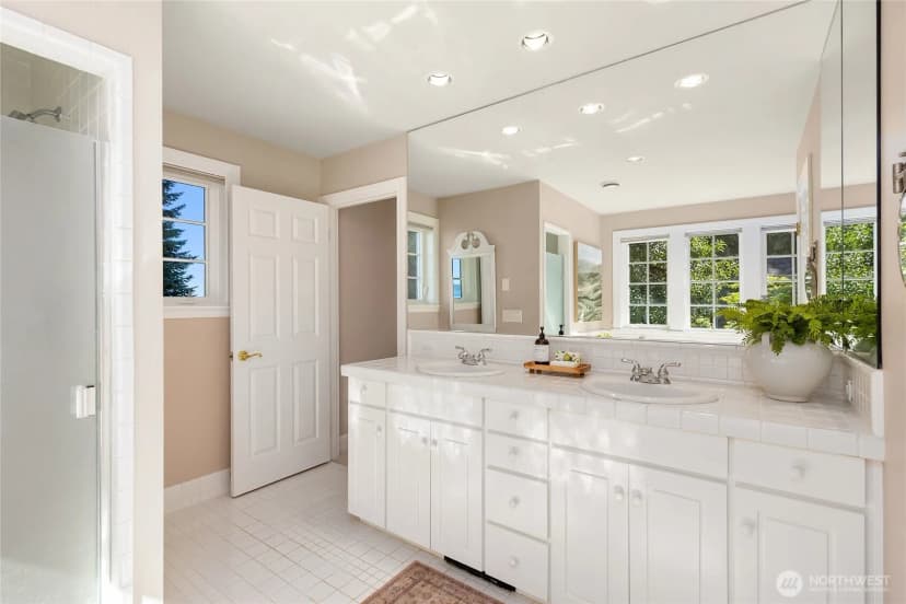 Property photo for 8916 Ferncliff Avenue Ne, Bainbridge Island photo 27
