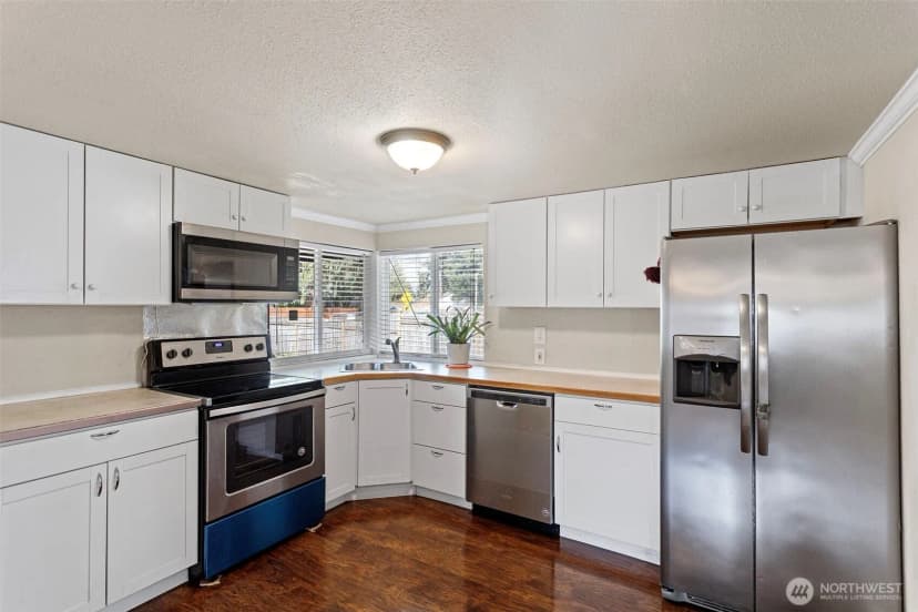 Property photo for 14118 37th Avenue S, Tukwila photo 7
