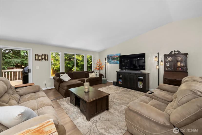 Property photo for 26704 Ne Comegys Street, Duvall photo 3