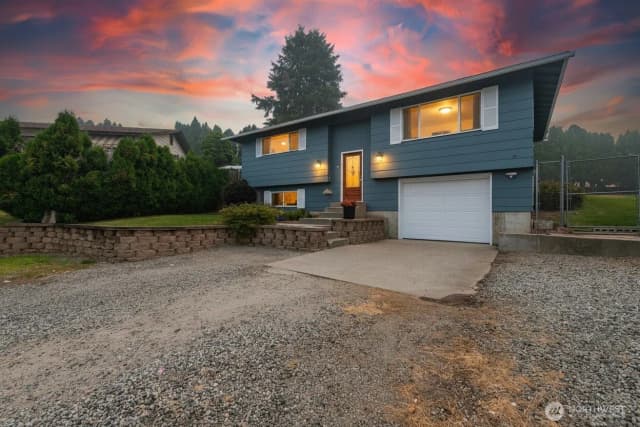Property photo for 420 N Huber Court, East Wenatchee photo 2