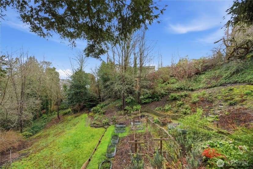 Property photo for 11500 Durland Avenue Ne, Seattle photo 9