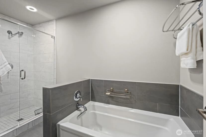 Property photo for 7639 Se 29th Street, Mercer Island photo 24