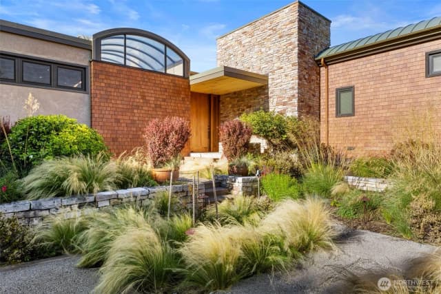 Property photo for 537 Jackson Street, Port Townsend photo 4