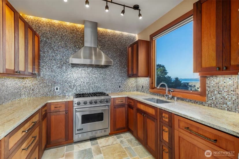 Property photo for 537 Jackson Street, Port Townsend photo 31
