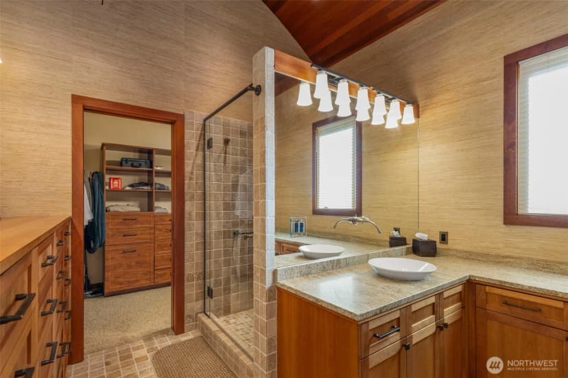 Property photo for 537 Jackson Street, Port Townsend photo 16