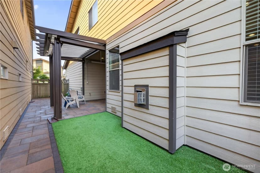 Property photo for 32974 Skyline Lane, Black Diamond photo 33