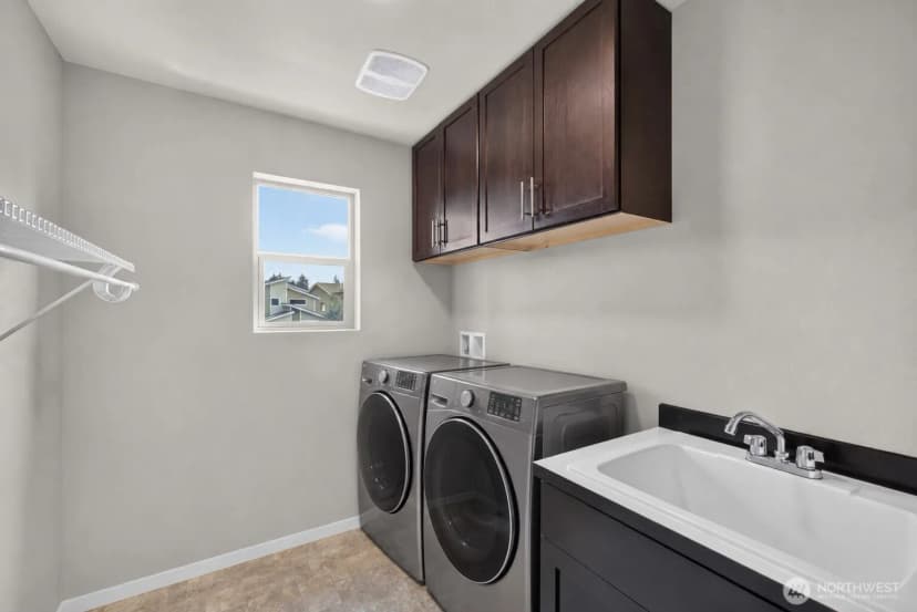 Property photo for 32974 Skyline Lane, Black Diamond photo 30