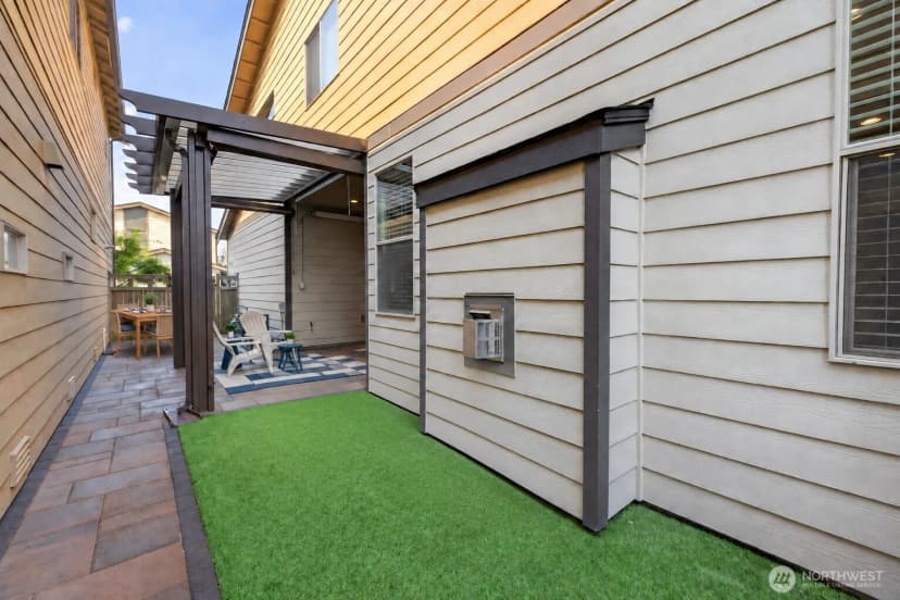 Property photo for 32974 Skyline Lane, Black Diamond photo 31
