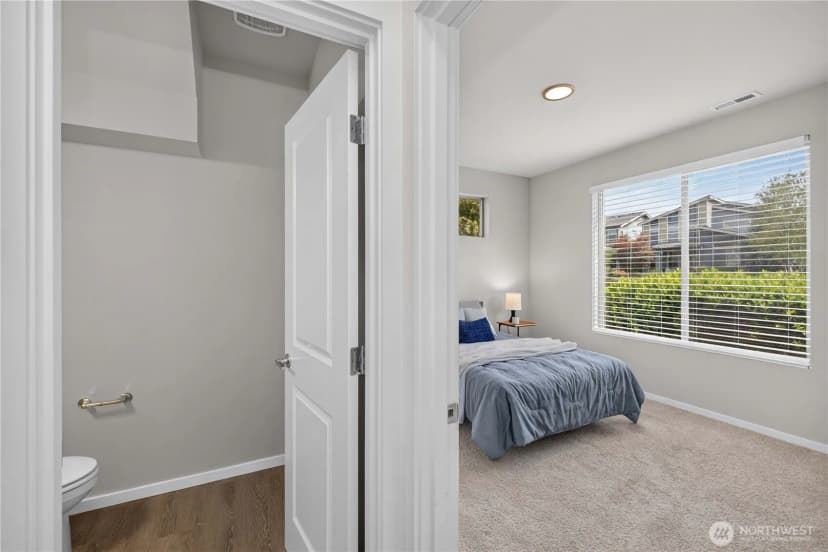 Property photo for 32974 Skyline Lane, Black Diamond photo 12
