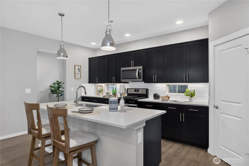 Property photo for 32974 Skyline Lane, Black Diamond photo 7