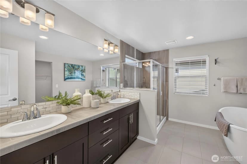 Property photo for 32974 Skyline Lane, Black Diamond photo 20
