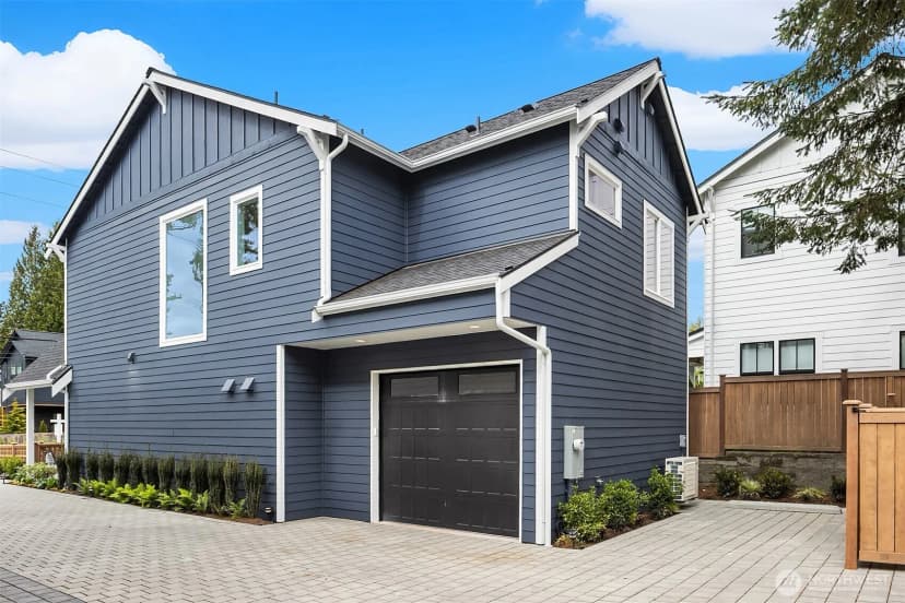 Property photo for 12605 Ne 80th Street, Kirkland photo 30