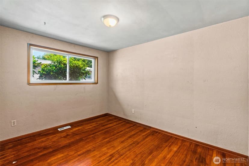 Property photo for 704 Weir Street Se, Olympia photo 9