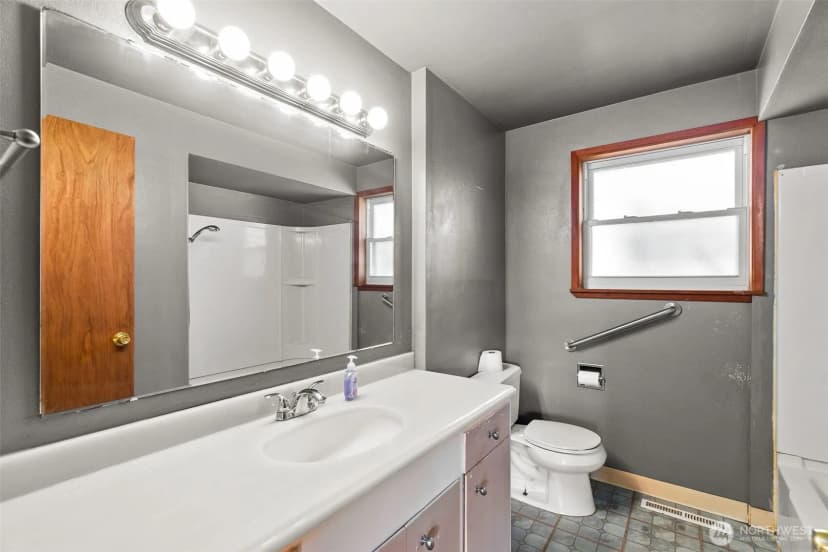 Property photo for 704 Weir Street Se, Olympia photo 11