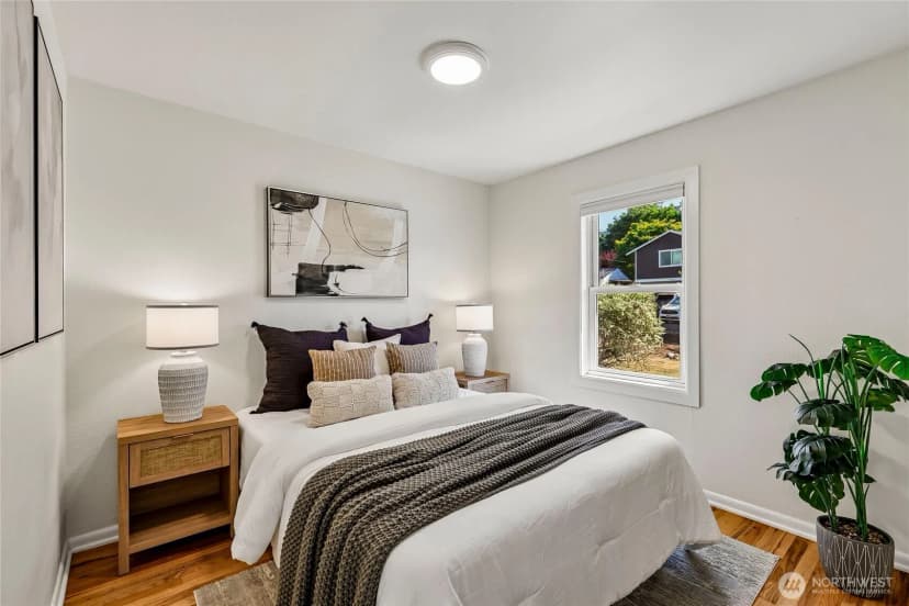 Property photo for 9227 Palatine Avenue N, Seattle photo 12