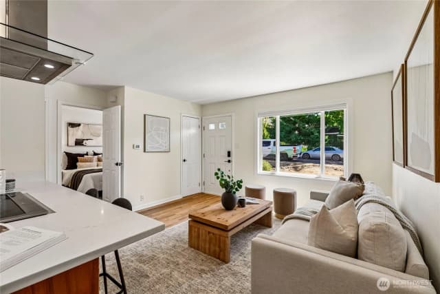 Property photo for 9227 Palatine Avenue N, Seattle photo 5
